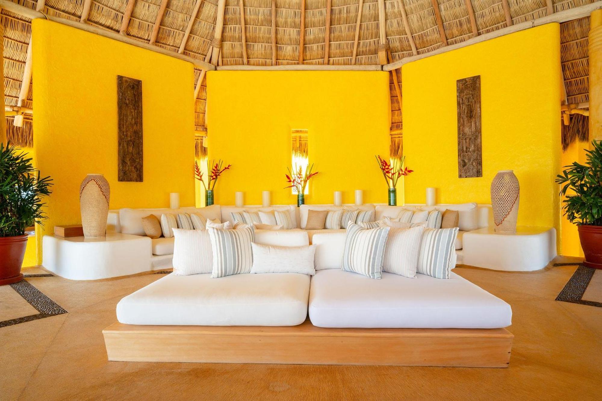 Sol De Oriente In Careyes Hotel Exterior photo